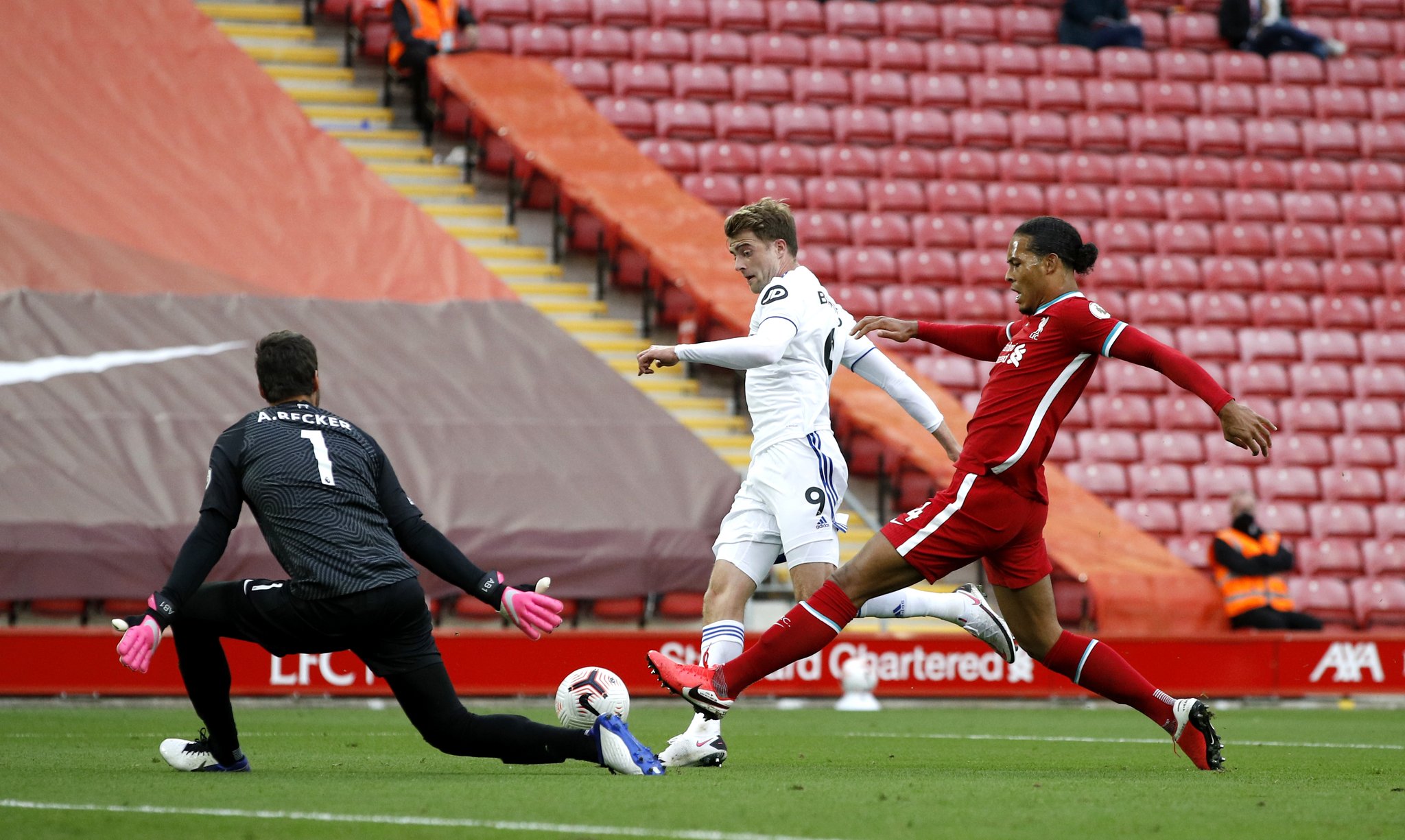 更在欧战中 更在欧战中